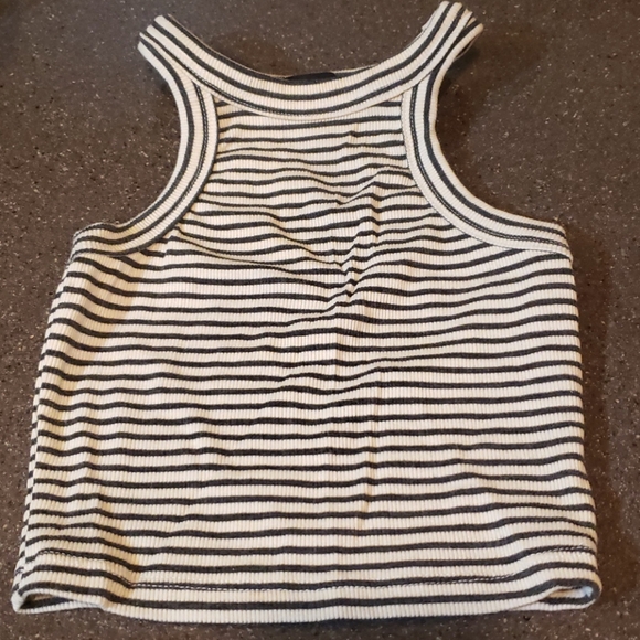 Crop top - Picture 2 of 2